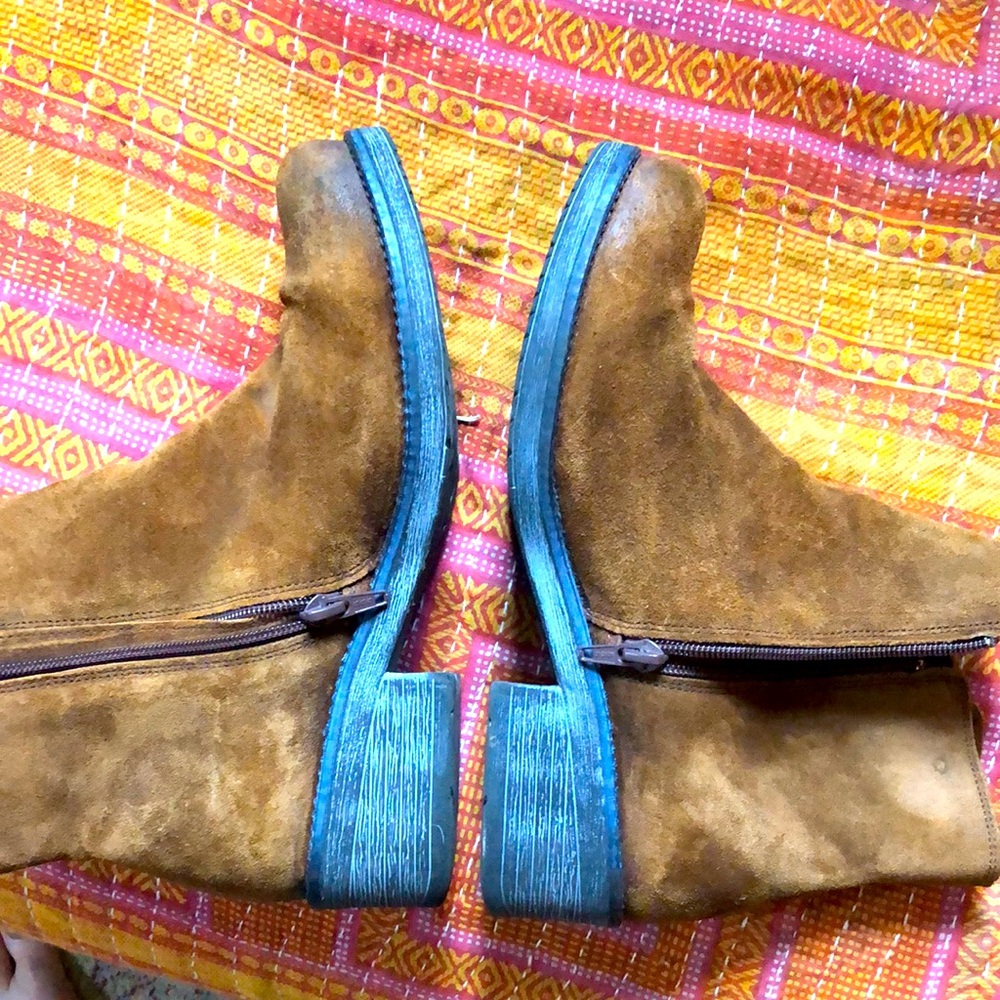Naot ankle boots ladies 36/7 brown suede, worn but intact.
